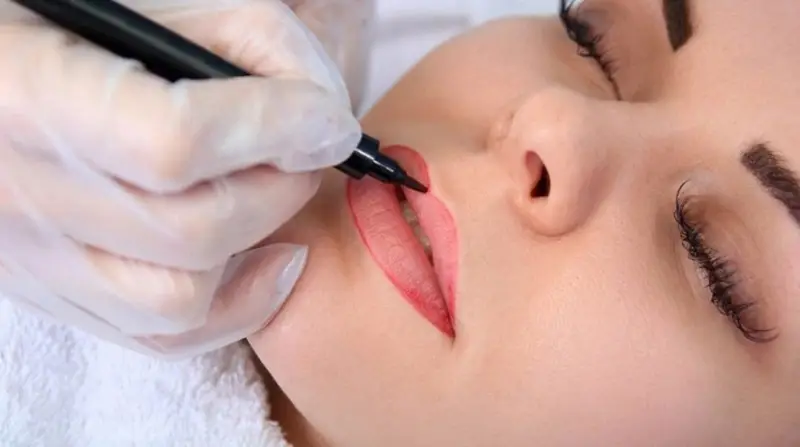 Kỹ thuật phun môi hiện đại và chuyên viên có kinh nghiệm sẽ không gây đau trong quá trình thực hiện