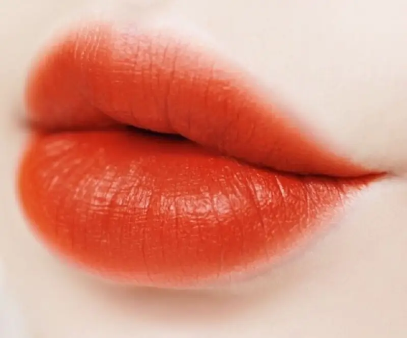 Màu sắc môi có thể tùy chỉnh khi thực hiện