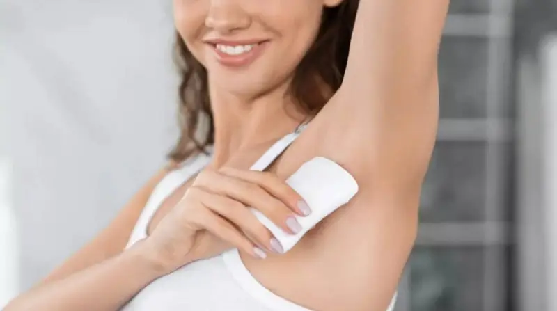 Lăn có thể làm giảm mùi hôi nách chứ không điều trị khỏi hoàn toàn