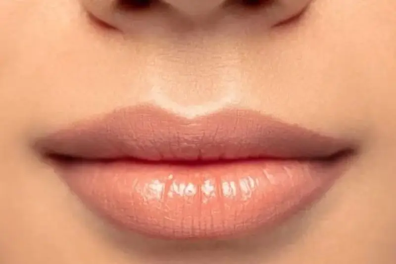 Nhân trung hình ống tre là dấu hiệu của người gặp nhiều may mắn