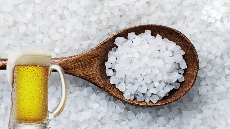 Tắm trắng với bia mà muốn biển sẽ giúp tẩy da chết hiệu quả