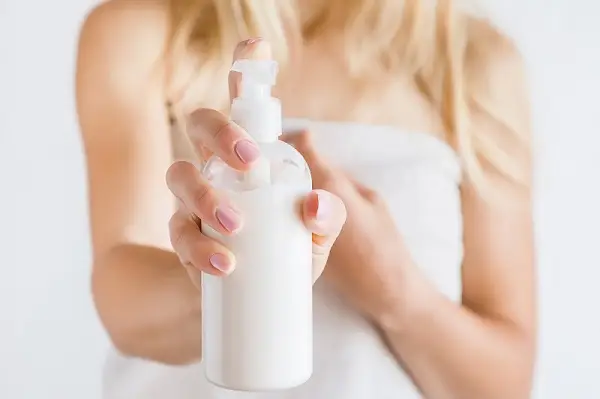 Dùng sữa tắm giúp làm sáng da