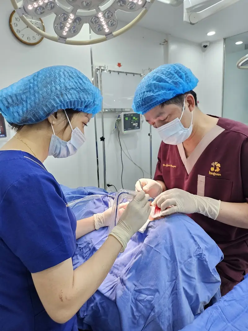 Quá trình bóc bọng mỡ diễn ra an toàn chuẩn Y khoa