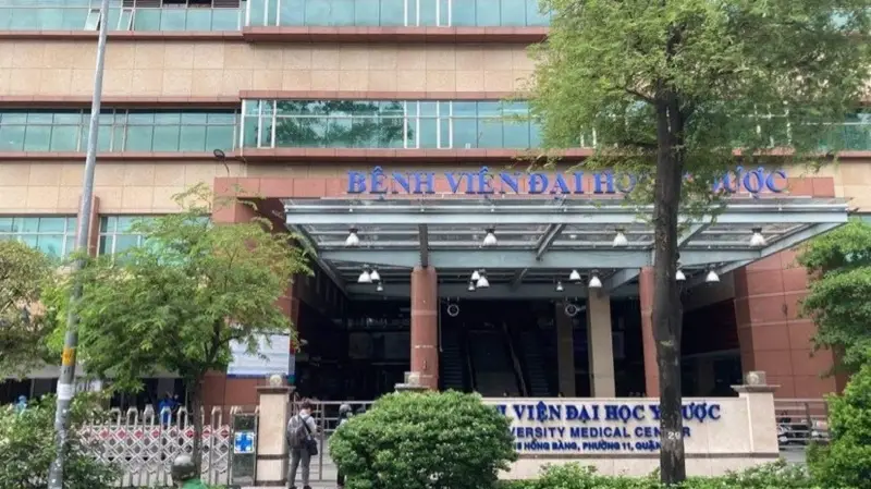 Bệnh viện Đại học Y Dược được nhiều khách hàng đánh giá là cơ sở cấy tóc uy tín tại TPHCM