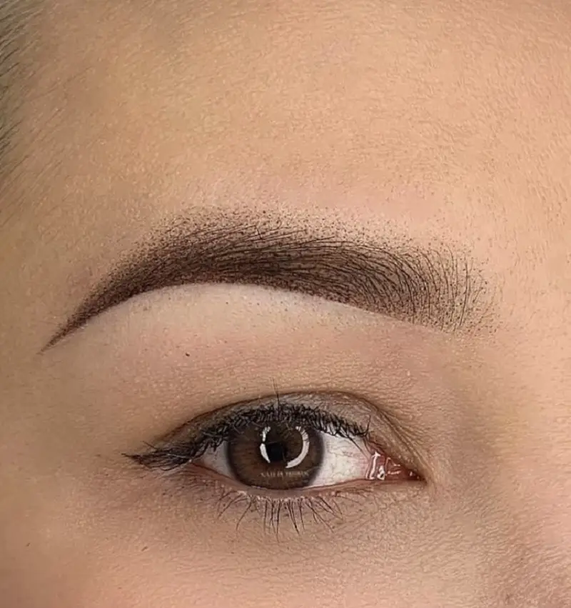 vaseline hỗ trợ quá trình phục hồi sau điêu khắc chân mày