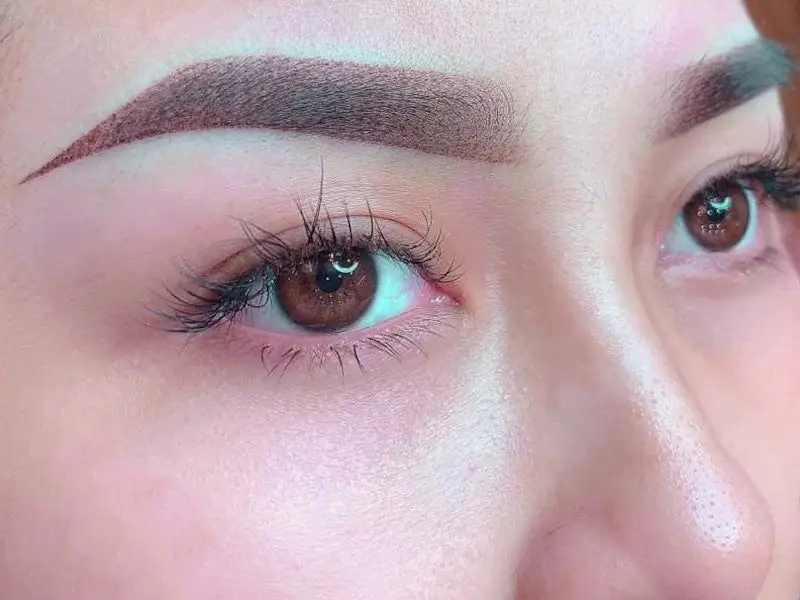 Phun mày chạm hạt không phù hợp với những người có phong cách nhẹ nhàng