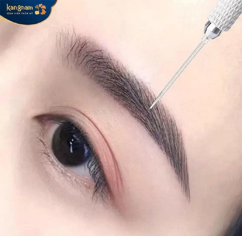 Phun mày giúp khắc phục dáng mày mờ nhạt