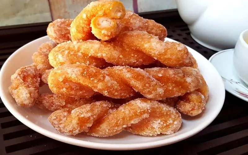 Quẩy làm từ gạo nếp dễ làm sưng tấy vết thương mí mắt