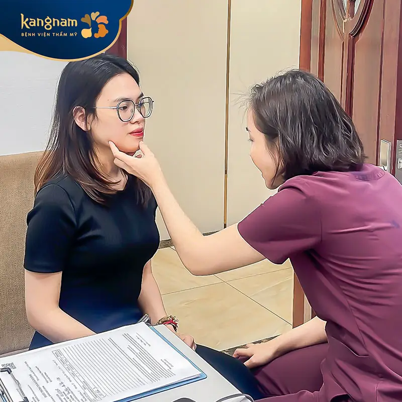 Tái khám đúng hẹn để bác sĩ kiểm tra kết quả