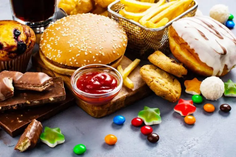 Kiêng đồ ngọt khi đang trị thâm mun