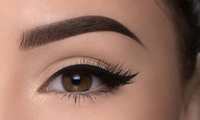 Xăm lông mày tạo dáng mày to và đậm mày