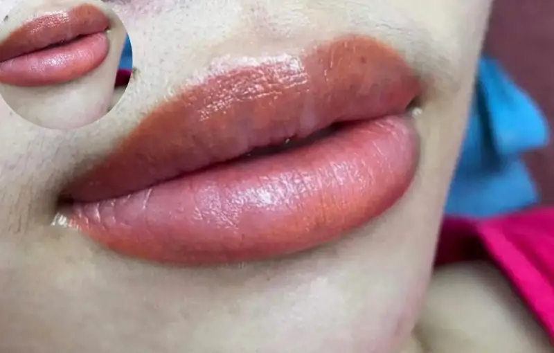 Ăn nước tương quá sớm có thể gây thâm môi, màu môi lên không đều