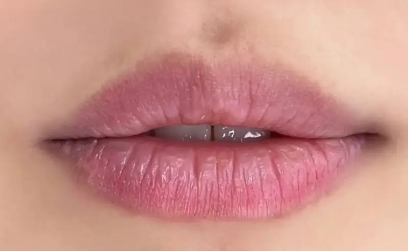 Môi lên màu không chuẩn cần có cách chăm sóc khoa học