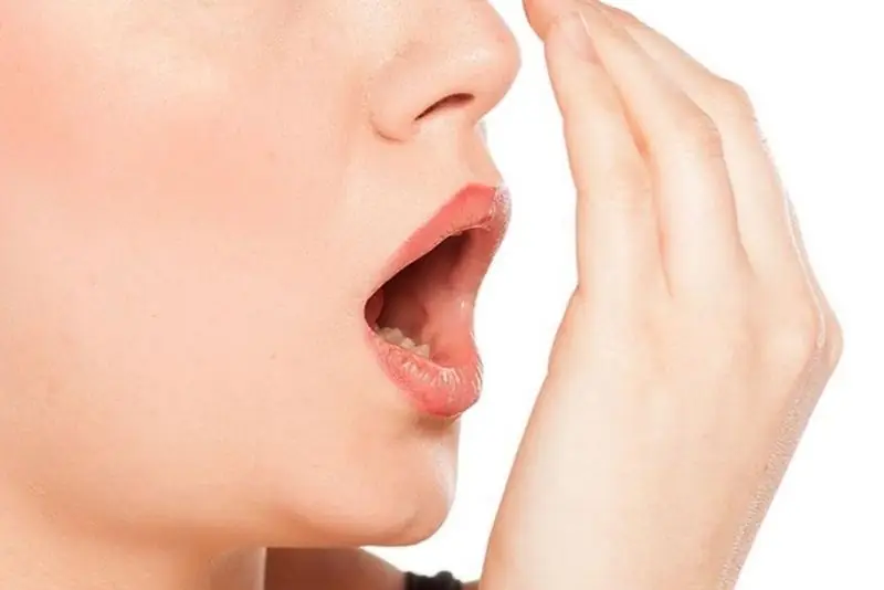 Về bản chất bọc răng sứ không làm hôi miệng