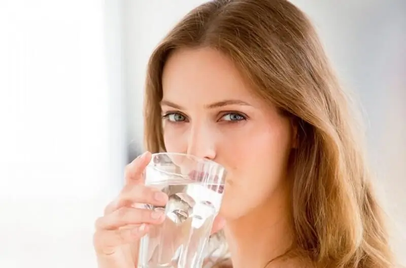 Nên uống nước sau khi đã uống rượu bia