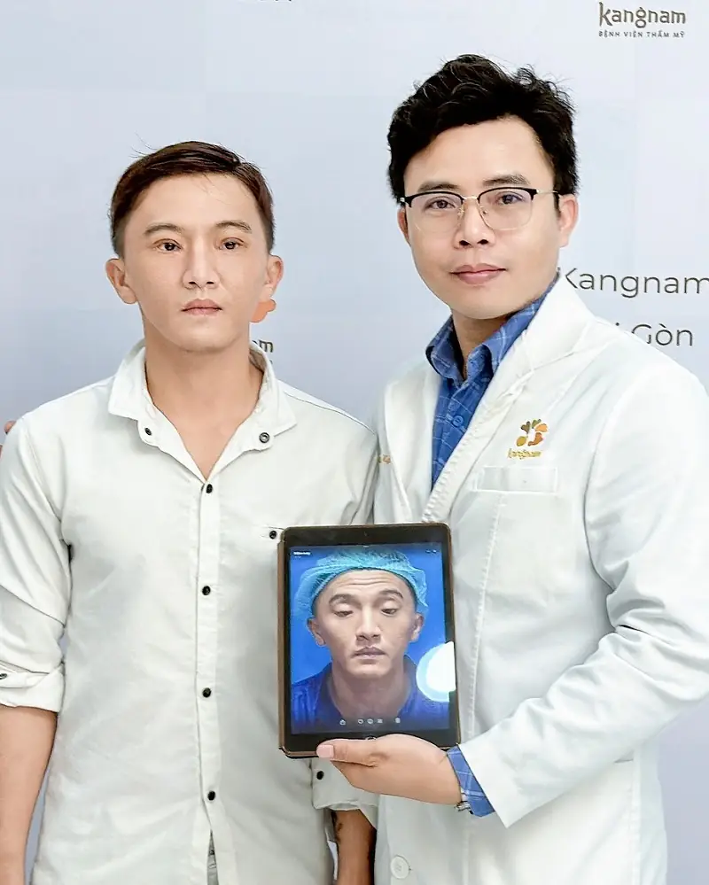 Dr. Mark Nguyen là chuyên gia trẻ hóa mắt nhiều năm kinh nghiệm