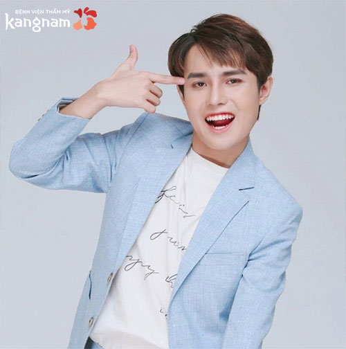 Cao Bùi Xuân Vinh lột xác