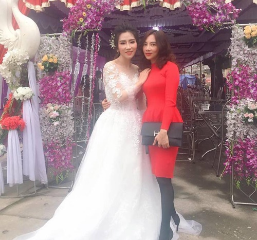 khách hàng hoàng oanh