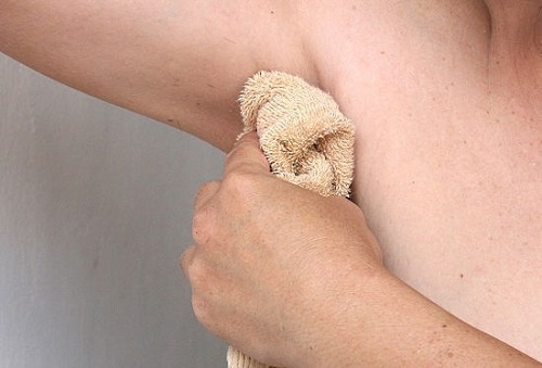 Vệ sinh cơ thể, tắm rửa sạch sẽ