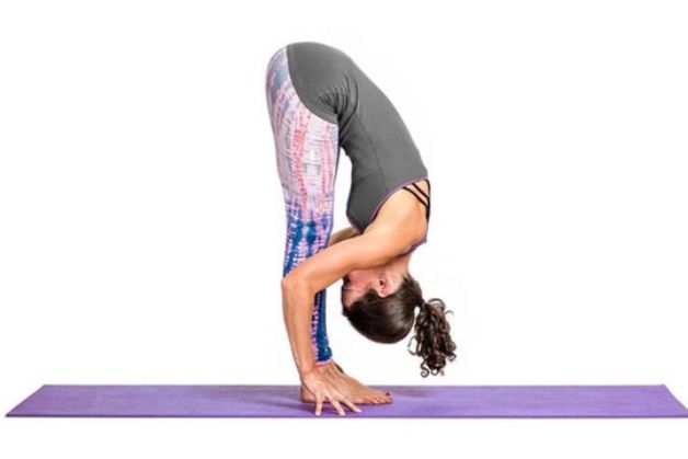 Bài tập tư chế tay chạm chân