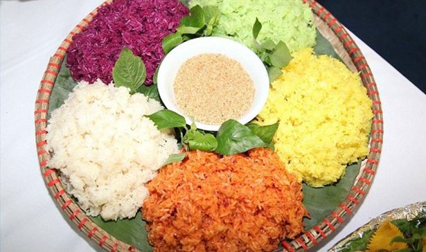 Nhóm thực phẩm cần kiêng sau khi xăm môi là đồ nếp, bánh chưng