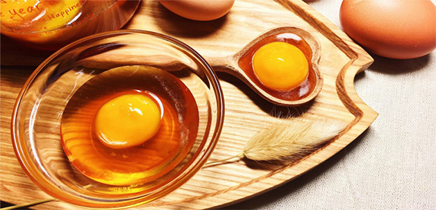 Kết hợp trứng gà mật ong sẽ tăng hiệu quả dưỡng da, đẩy lùi nám tốt hơn
