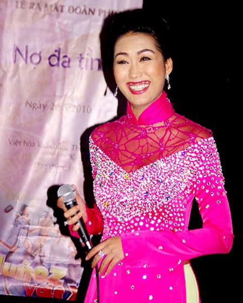 Hình ảnh Phi Thanh Vân ngày xưa với vòng 1 "phẳng" và nụ cười kém duyên phi thanh vân ngày xưa