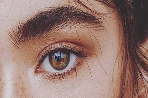 lông mày mọc lung tung