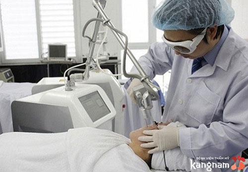 Công nghệ Laser hiện đại cho phép điều trị an toàn và hiệu quả mọi trường hợp mụn cóc trên mặt cách trị mụn cơm quanh mắt