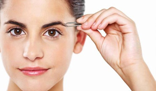 Tỉa bớt để sở hữu đường mày thanh tú, gọn gàng hơn