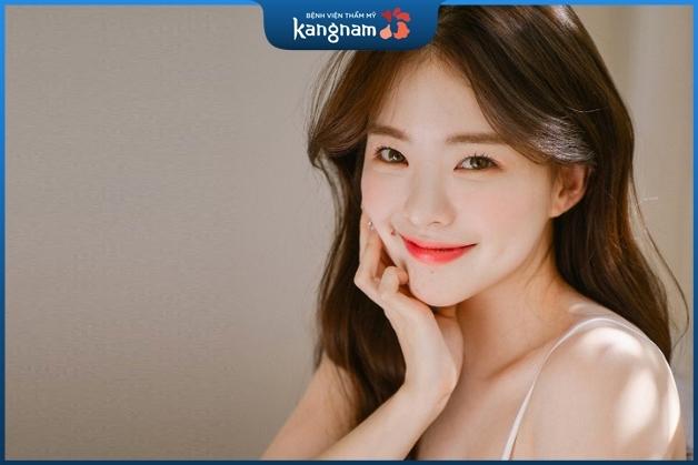 Nốt ruồi ở mép miệng bên phải đem lại cuộc đời sung túc và nhiều người theo đuổi