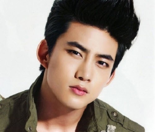 Lông mày hình lưỡi mác có dáng góc cạnh mạnh mẽ chân mày lưỡi mác