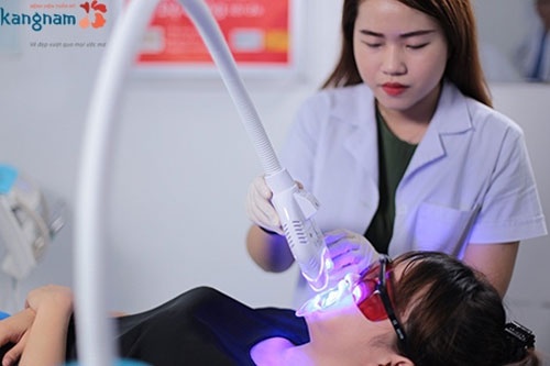 tẩy trắng răng không ê buốt