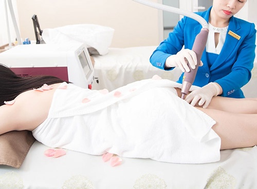 trị thâm mông bằng laze