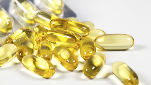 Vitamin E bổ sung nhiều dưỡng chất giúp da đầu khỏe mạnh, kích thích nang tóc phát triển rụng tóc từng mảng tròn