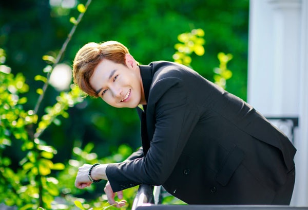 Niềm hạnh phúc và sự tự tin đã hiện rõ trên gương mặt của Minh Hoàng sau khi phẫu thuật thành công