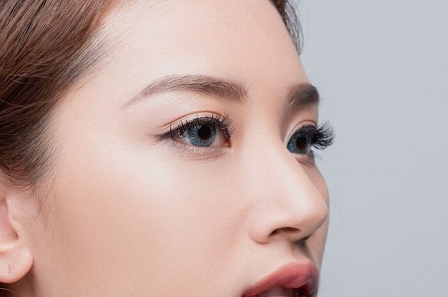 giật cơ lông mày