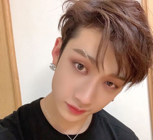 chân mày đứt đoạn