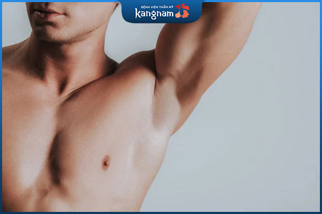 Anh Hứa Văn chia sẻ về việc đi cắt tuyến mồ hôi nách của mình