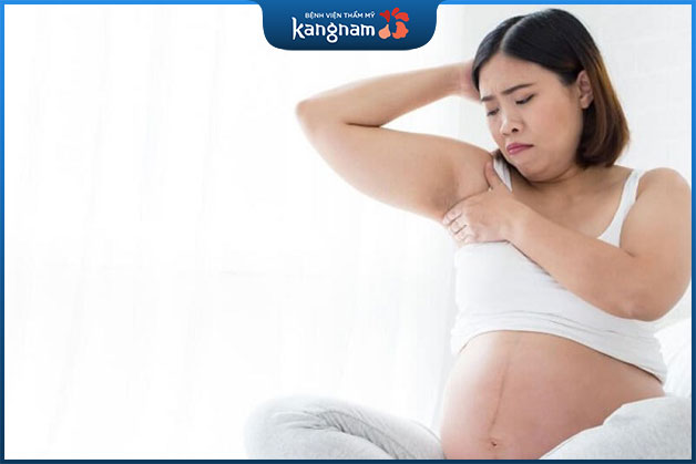 Hôi nách ở phụ nữ mang thai là do stress căng thẳng