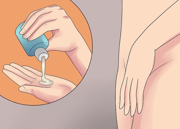 vệ sinh chăm sóc cô bé