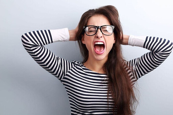 Do nội tiết tố hoặc stress