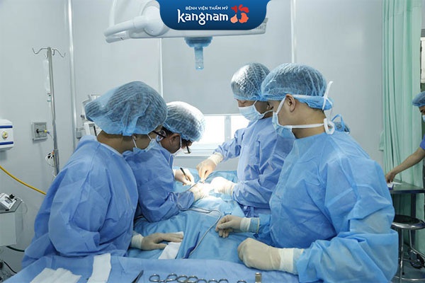 phẫu thuật hút mỡ vai