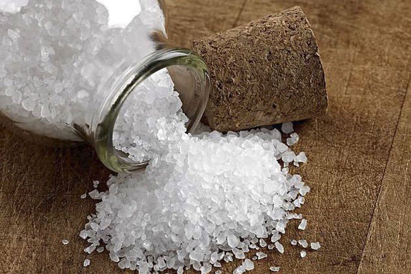 trị thâm vùng kín bằng phèn chua