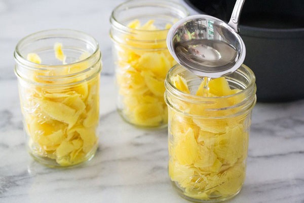 Trị hôi nách sau sinh bằng rượu gừng