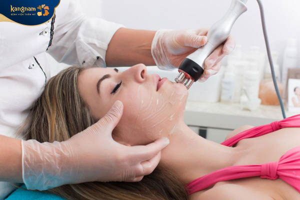 Điều trị bằng tia laser