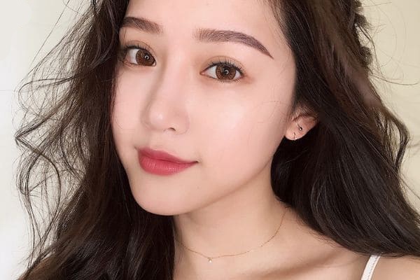 trang điểm nhẹ nhàng