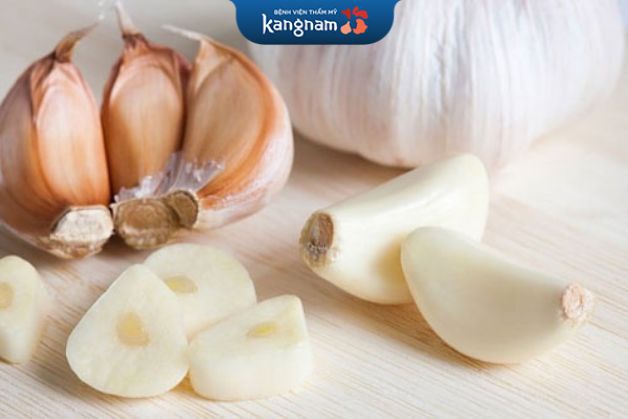 Điều trị thâm mụn hiệu quả tại nhà với tỏi