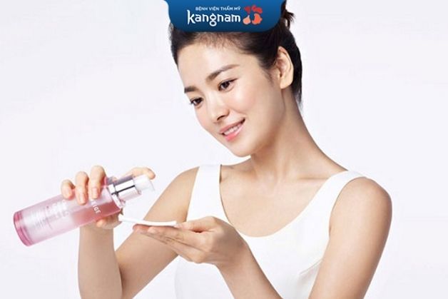 Dùng chất làm se sau khi triệt lông