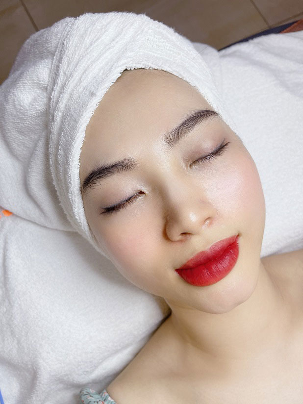 Nên lựa chọn địa chỉ phun môi uy tín tránh tình trạng môi bị bong tróc, loang màu